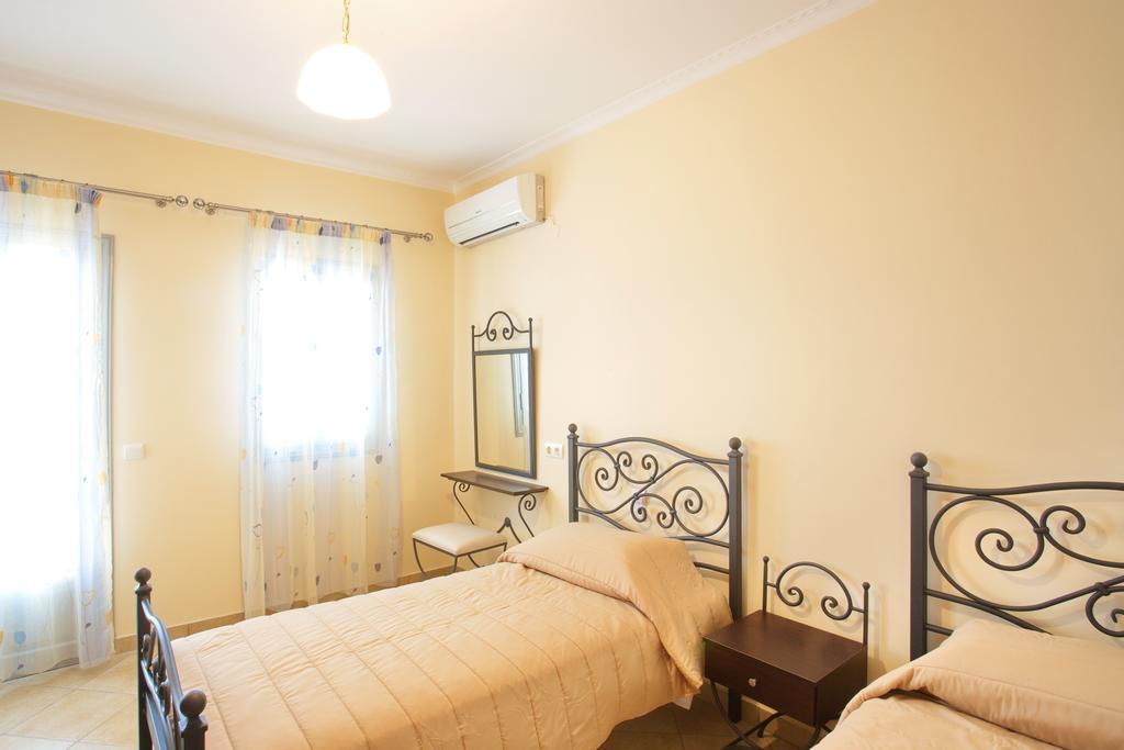 Villa Serene Kamari  Luaran gambar